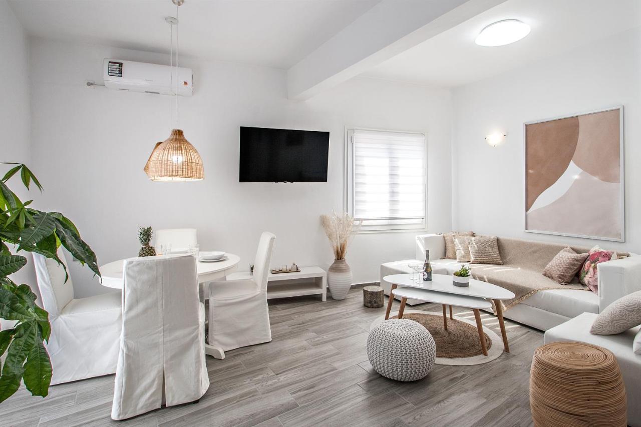 Capolavoro, Boutique Apartment With Unique Rooftop Skiathos-Stadt Exterior foto